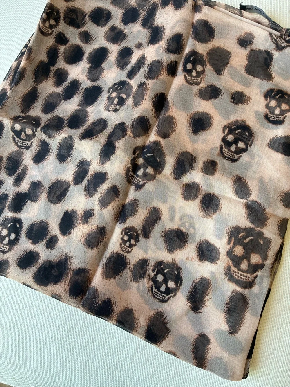 *NWT* Alexander McQueen 140*140cm 🐆 Skull Leopard Silk Scarf ✨